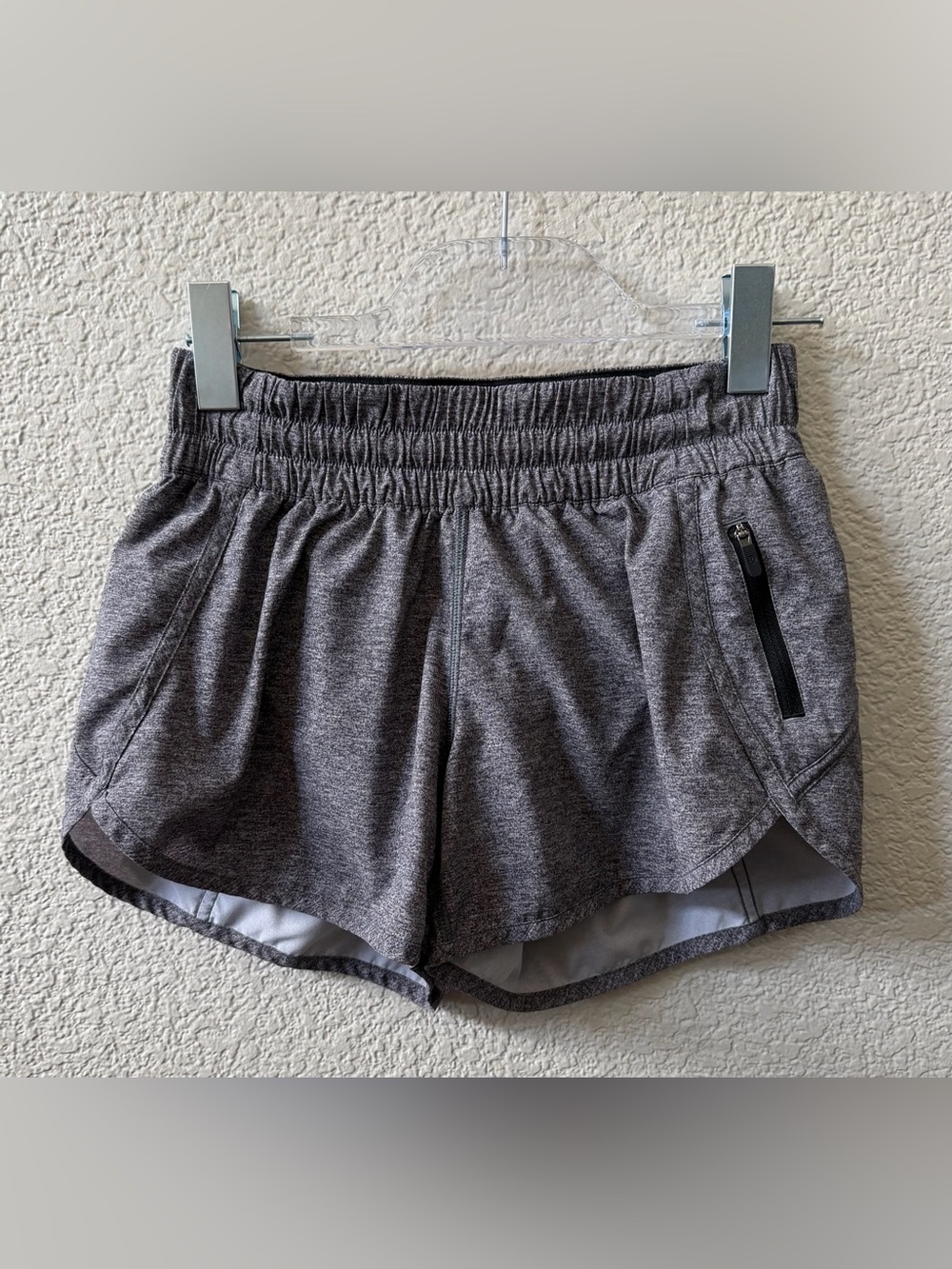 Lululemon Women’s Size 6 Tracker 4" Gray Heather Lux Multi Running Shorts